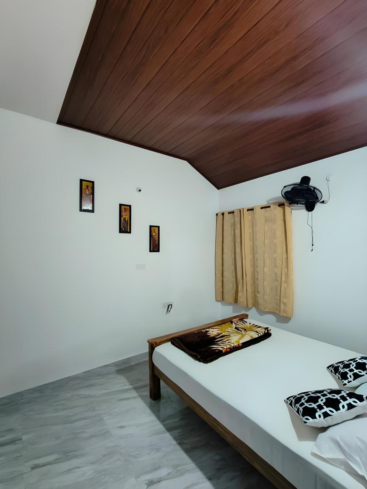 Cloudy Adobe Villa Madikeri Exterior foto