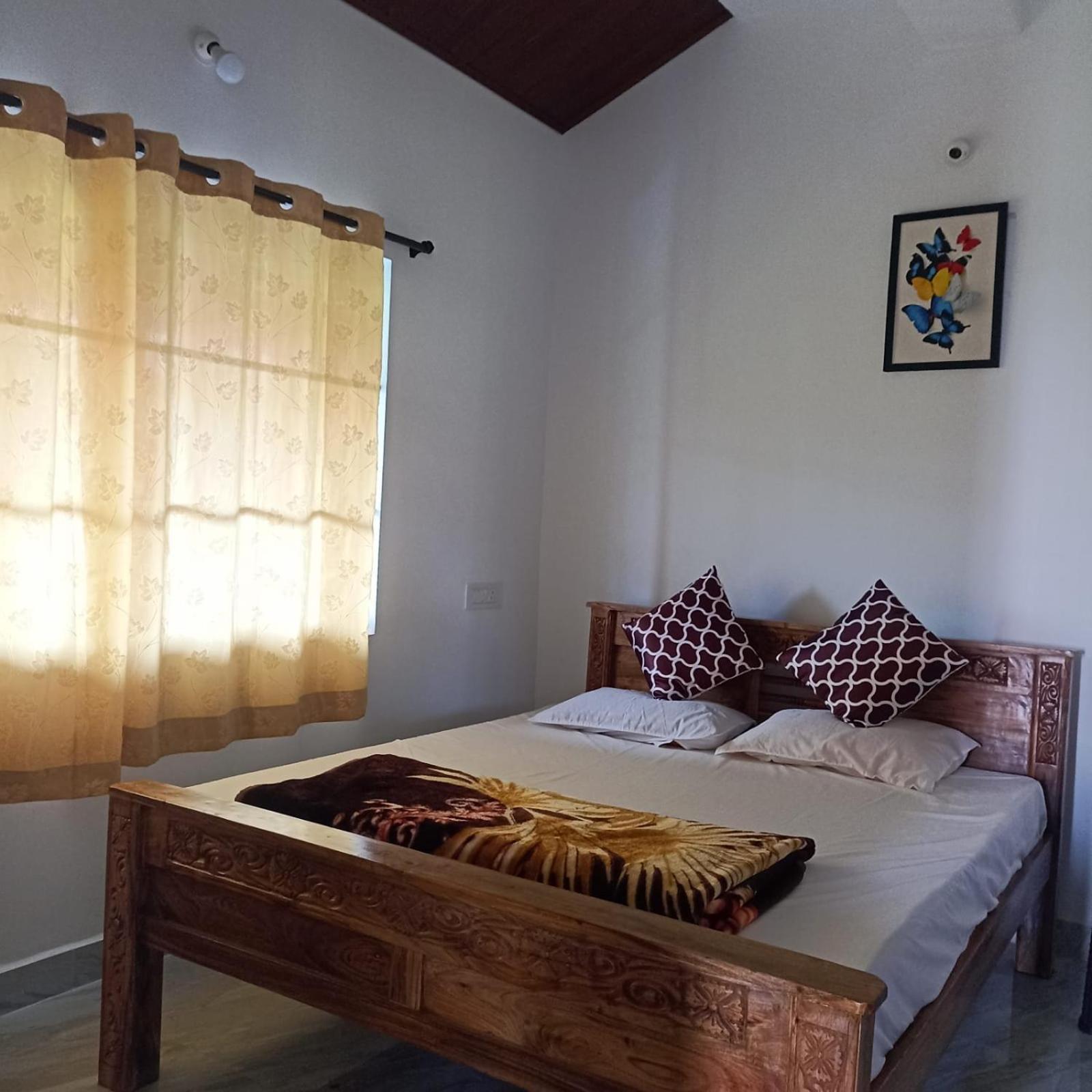 Cloudy Adobe Villa Madikeri Exterior foto